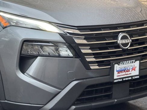 Used 2024 Nissan Rogue S image 3