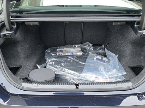 New 2026 BMW 530i xDrive w/ M Sport Package AWD/4WD image 27