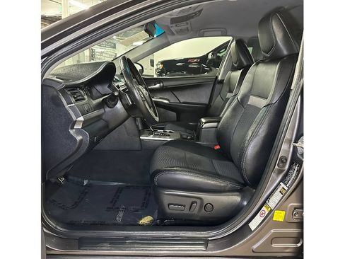 Used 2014 Toyota Camry SE FWD image 19