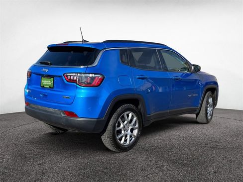 Used 2022 Jeep Compass Latitude image 5