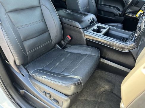 Used 2016 GMC Sierra 2500 Denali w/ Duramax Plus Package image 9