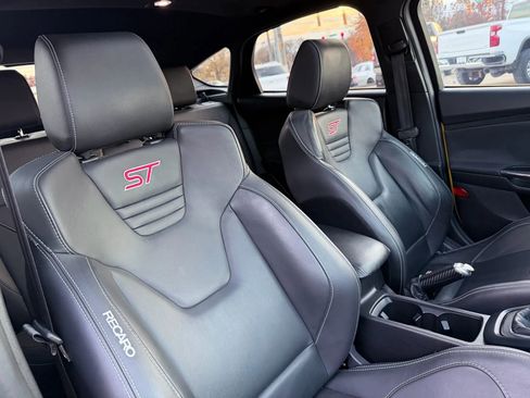 Used 2017 Ford Focus ST w/ Equipment Group 402A image 22