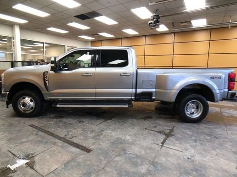 Certified 2023 Ford F350 Lariat w/ Tow Technology Package image 4