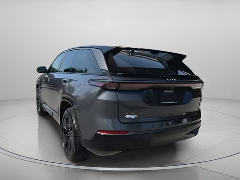 Used 2025 Jeep Wagoneer S Launch Edition image 22