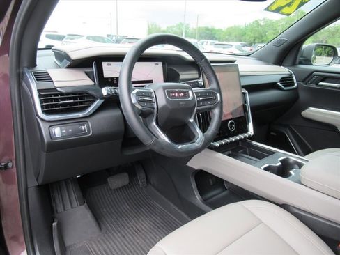 Used 2024 GMC Acadia Elevation w/ Luxury Package FWD image 17