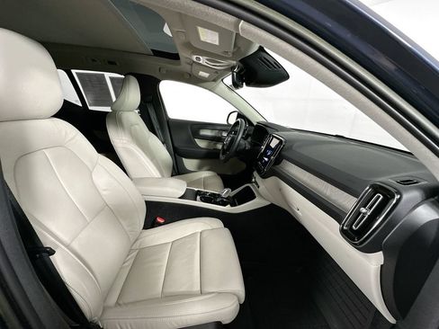 Used 2022 Volvo XC40 T4 Inscription w/ Advanced Package FWD image 28