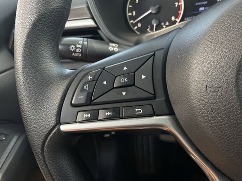 Used 2025 Nissan Altima 2.5 SV FWD image 28