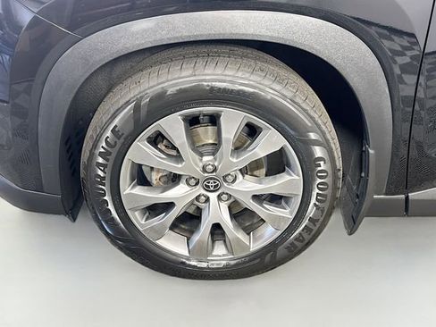 Certified 2024 Toyota Grand Highlander AWD image 4