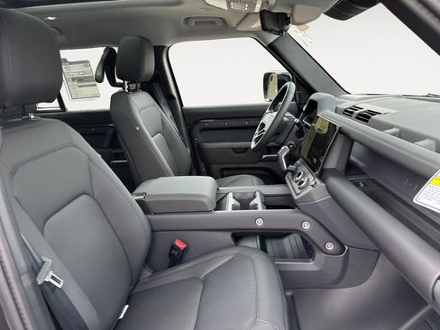 New 2026 Land Rover Defender 110 X-Dynamic SE AWD/4WD image 15