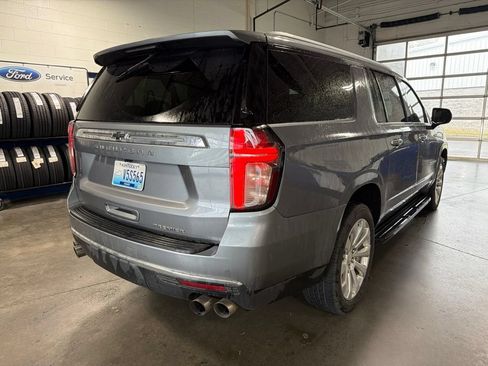 Used 2021 Chevrolet Suburban Premier AWD/4WD image 3