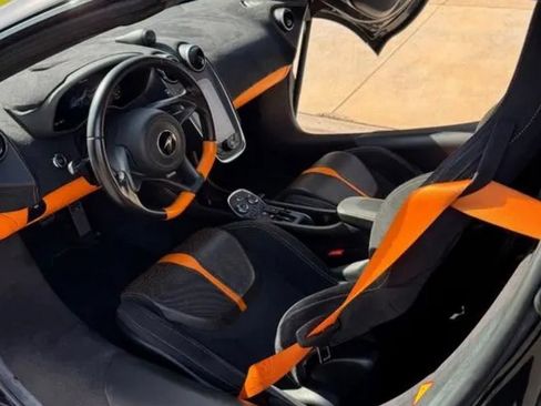 Used 2019 McLaren 570S Spider RWD image 20