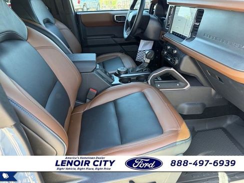 Used 2024 Ford Bronco Outer Banks AWD/4WD image 13