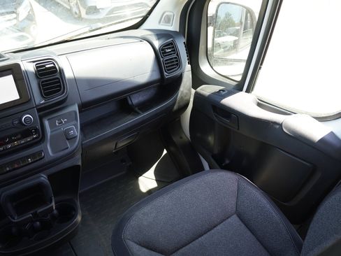 Used 2025 RAM ProMaster 2500 w/ Convenience Group FWD image 24