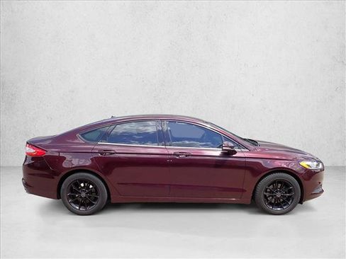 Used 2013 Ford Fusion SE FWD image 4