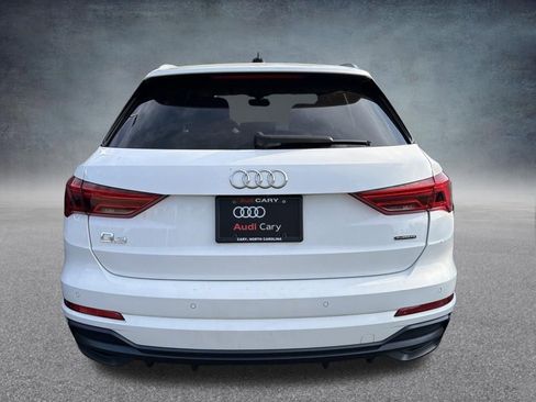 Used 2020 Audi Q3 2.0T Premium w/ Convenience Package AWD/4WD image 3