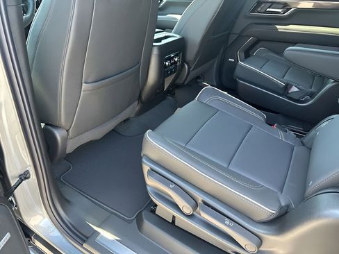 New 2026 GMC Yukon XL Elevation w/ Elevation Premium Package AWD/4WD image 23
