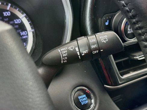 Used 2022 Toyota Highlander XLE FWD image 10