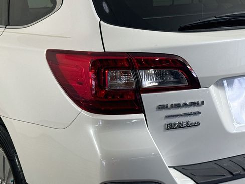 Used 2019 Subaru Outback 2.5i Premium AWD/4WD image 36