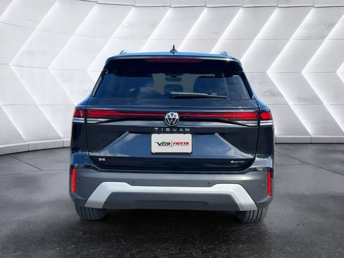 Used 2025 Volkswagen Tiguan SE image 5