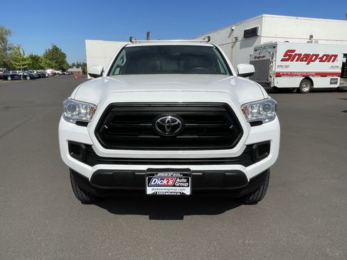 Used 2022 Toyota Tacoma SR RWD image 8