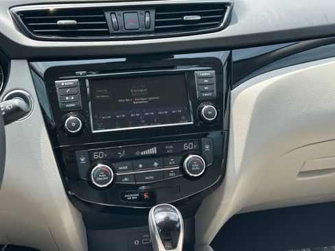 Used 2020 Nissan Rogue Sport SV FWD image 19