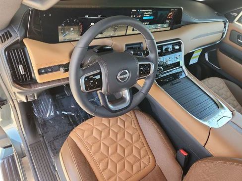 Certified 2025 Nissan Armada Platinum Reserve image 11