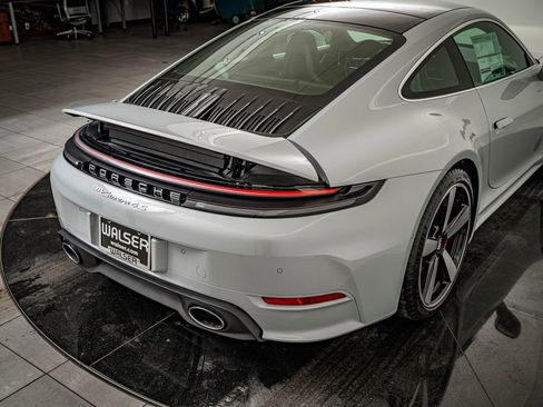 New 2026 Porsche 911 Carrera 4S image 25