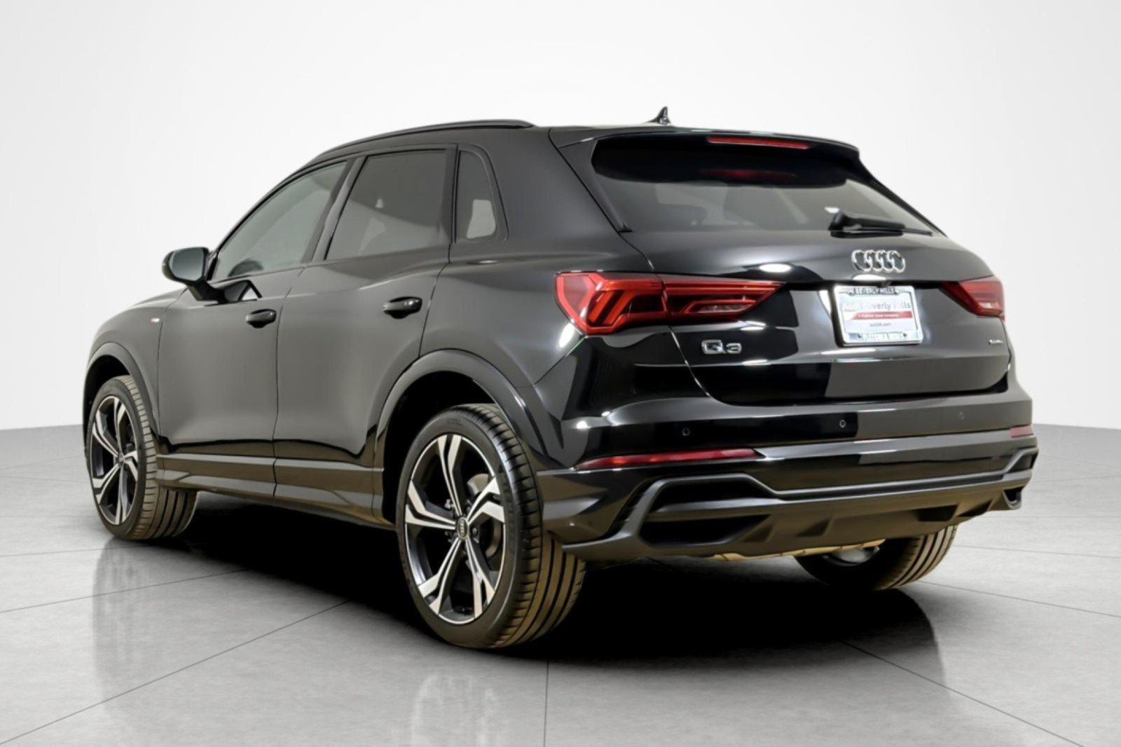Used 2024 Audi Q3 2.0T Premium Plus AWD/4WD image 3