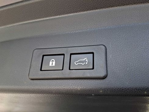 Used 2023 Subaru Ascent Touring AWD/4WD image 34