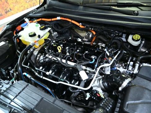 Used 2020 Ford Escape Titanium w/ Titanium Premium Package 2.0 image 19