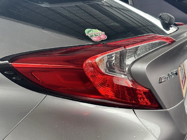 Used 2018 Toyota C-HR XLE FWD image 10