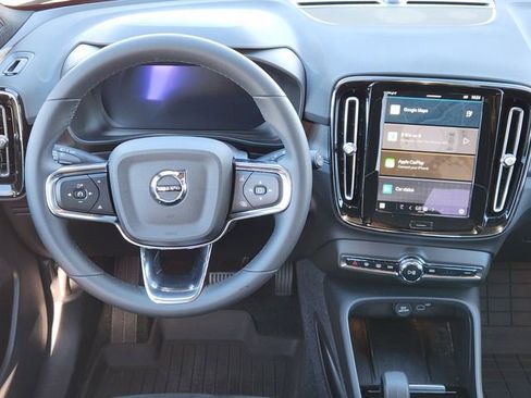 Used 2024 Volvo XC40 Recharge Plus w/ Protection Package Premier image 32