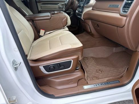 Used 2020 RAM 1500 Laramie RWD image 13