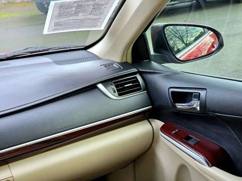 Used 2013 Toyota Camry XLE image 22