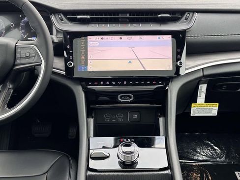 New 2026 Jeep Grand Cherokee Limited AWD/4WD image 12