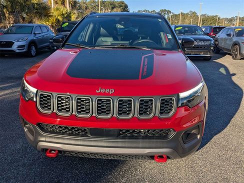 Used 2025 Jeep Compass Trailhawk w/ Trailhawk Elite Group image 9