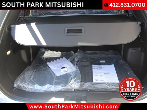 New 2025 Mitsubishi Outlander SE image 32