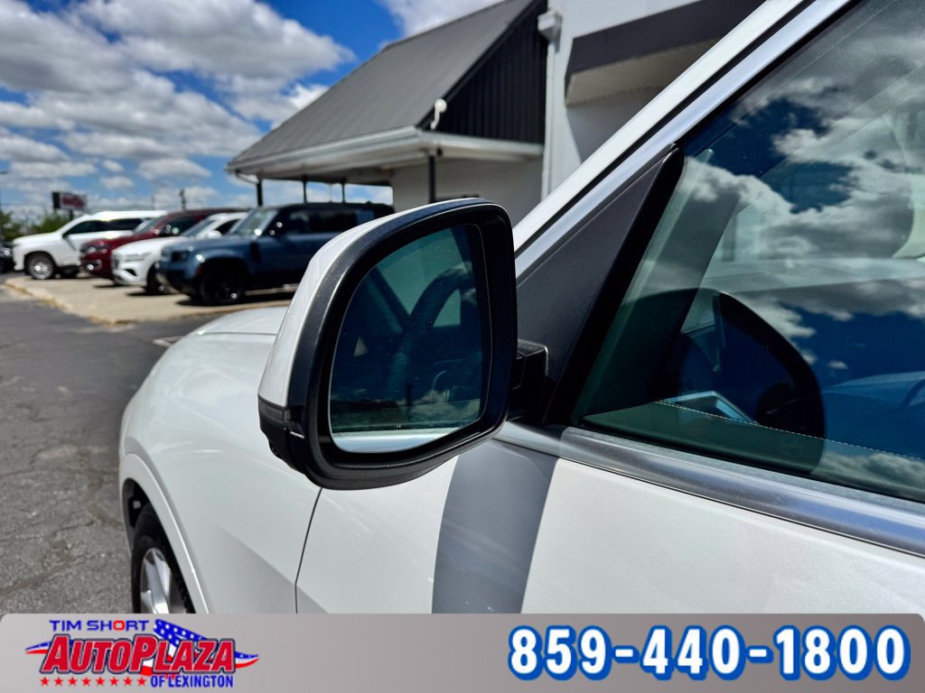 Used 2025 BMW X7 xDrive40i AWD/4WD image 17