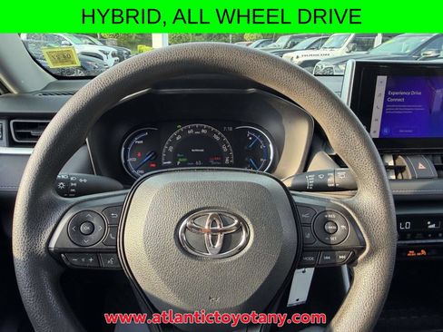 Certified 2025 Toyota RAV4 LE AWD/4WD image 31