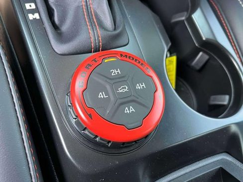 Used 2025 Ford Bronco Raptor AWD/4WD image 34