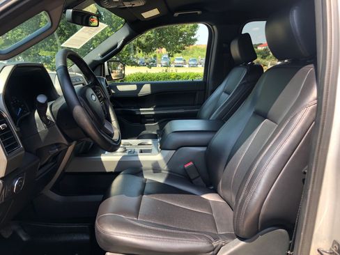 Used 2019 Ford Expedition XLT w/ Equipment Group 201A image 12