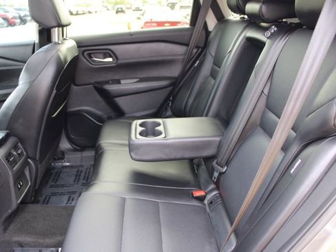 Used 2024 Nissan Rogue SV w/ SV Premium Package image 26