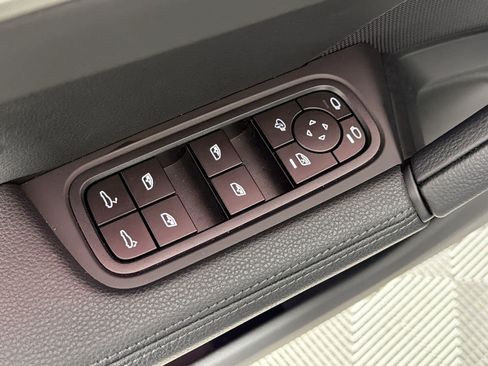 Certified 2026 Porsche Cayenne AWD/4WD image 13