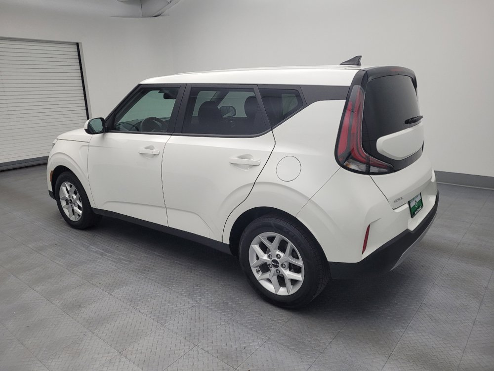 Used 2025 Kia Soul LX w/ LX Technology Package FWD image 3