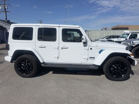 Used 2021 Jeep Wrangler Unlimited Sahara image 4