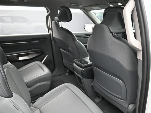 Used 2024 Kia EV9 Light Long Range image 39