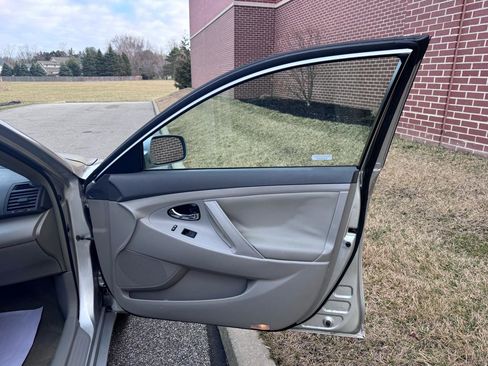 Used 2009 Toyota Camry image 35