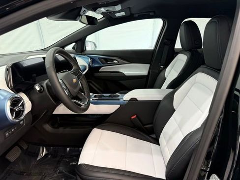 New 2026 Chevrolet Equinox EV LT image 12
