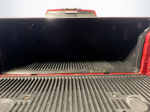 Used 2018 Nissan Titan SV w/ SV Convenience Package image 34