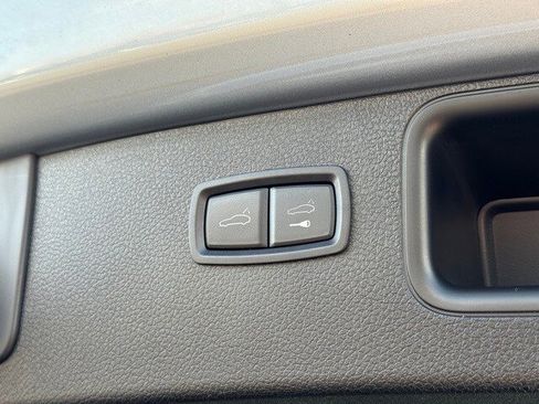 Used 2022 Porsche Macan image 15